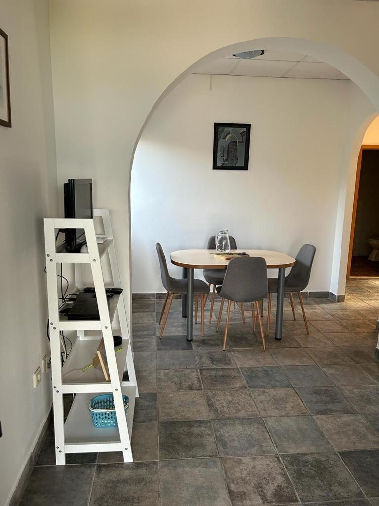 Apartments By The Sea Slatine, Ciovo - 1128 Rom bilde
