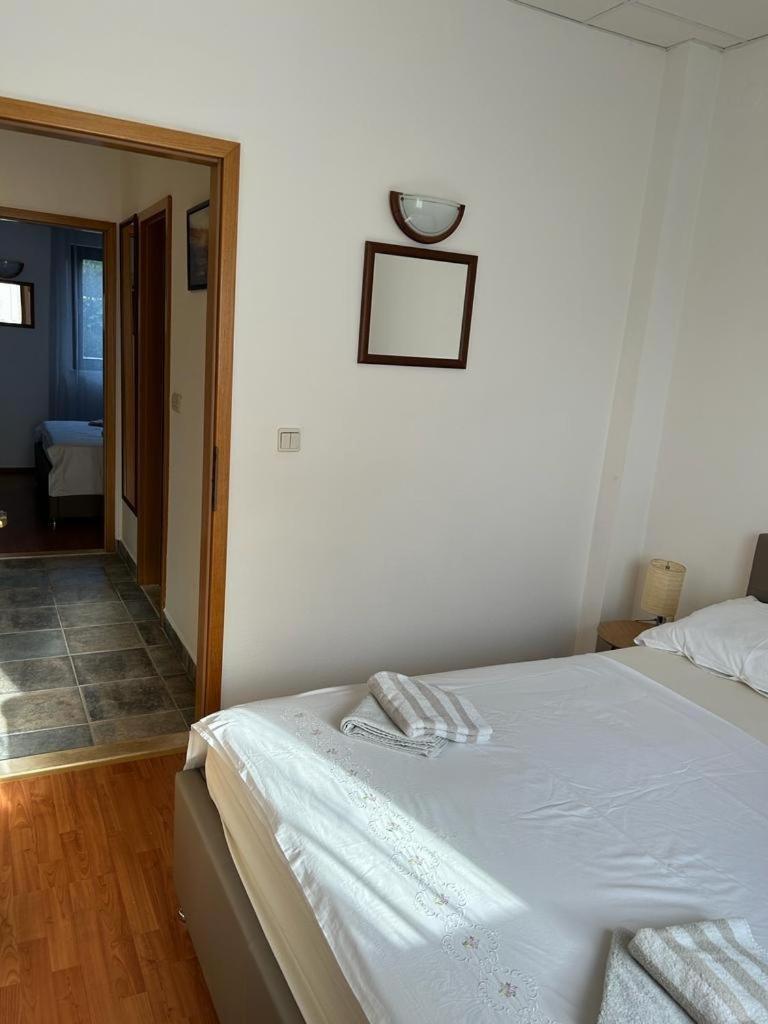 Apartments By The Sea Slatine, Ciovo - 1128 Rom bilde